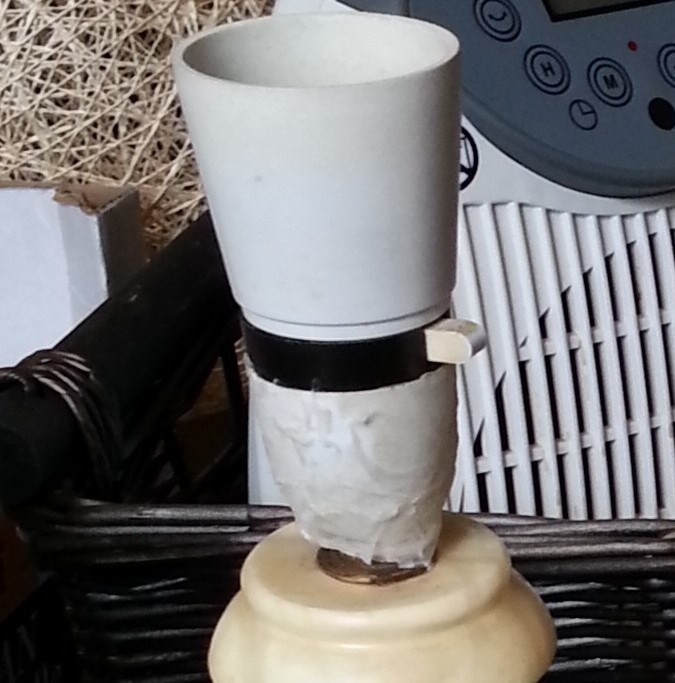 Broken lampholder